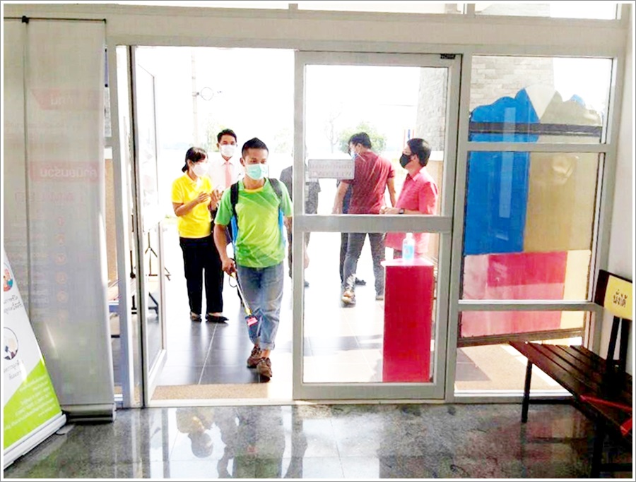 สำนักงานบังคับคดีจังหวัดร้อยเอ็ด ได้ดำเนินการฉีดพ่นน้ำยาฆ่าเชื้อโรคเพื่อป้องกันการแพร่ระบาดของโรคติดเชื้อไวรัสโคโรนา 2019 (Coronavirus Disease 2019 : COVID-19)